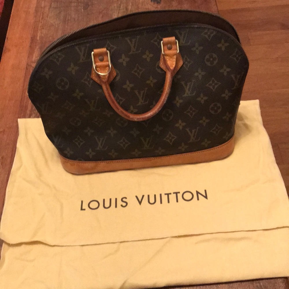 Authentic Louis Vuitton vintage Alma bag